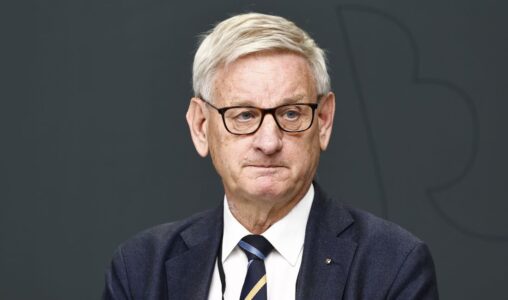 Carl Bildt (M).