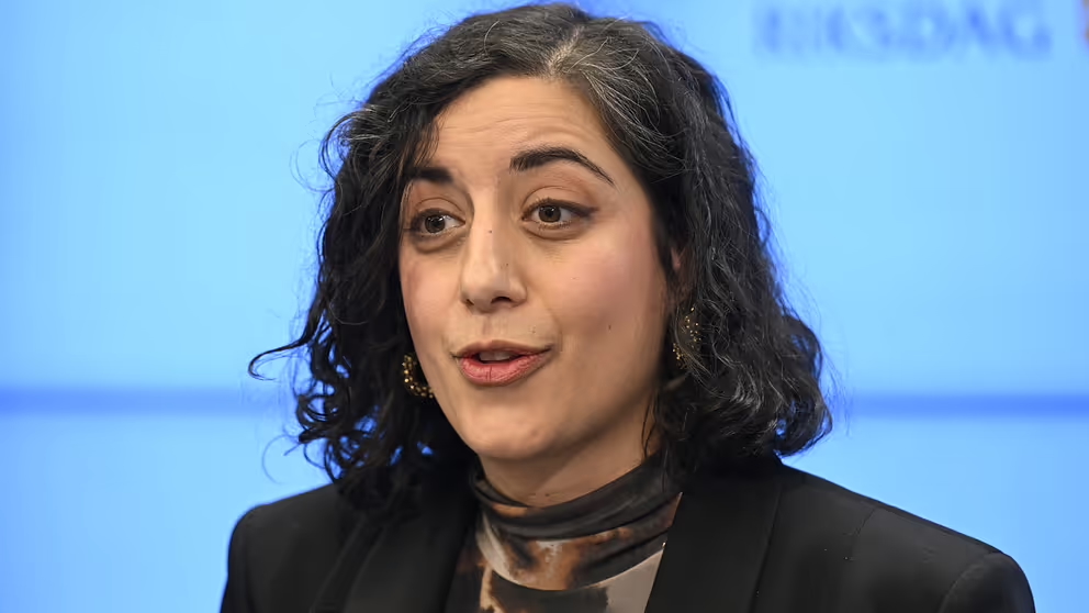 Mohamsson, som föreslås bli Liberalerna nya partiledare, vid presentationen som partisekreterare i april.