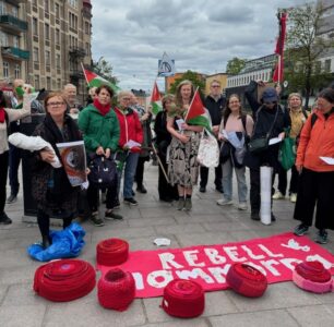 Rebellmammor i demonstration.