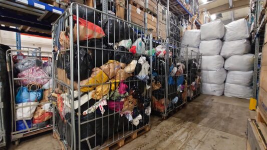 Björkå frihets lager med kläder.