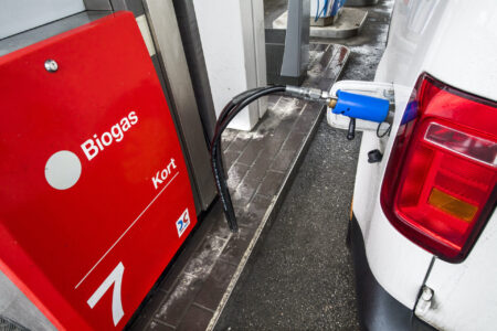 Tankning av biogas.