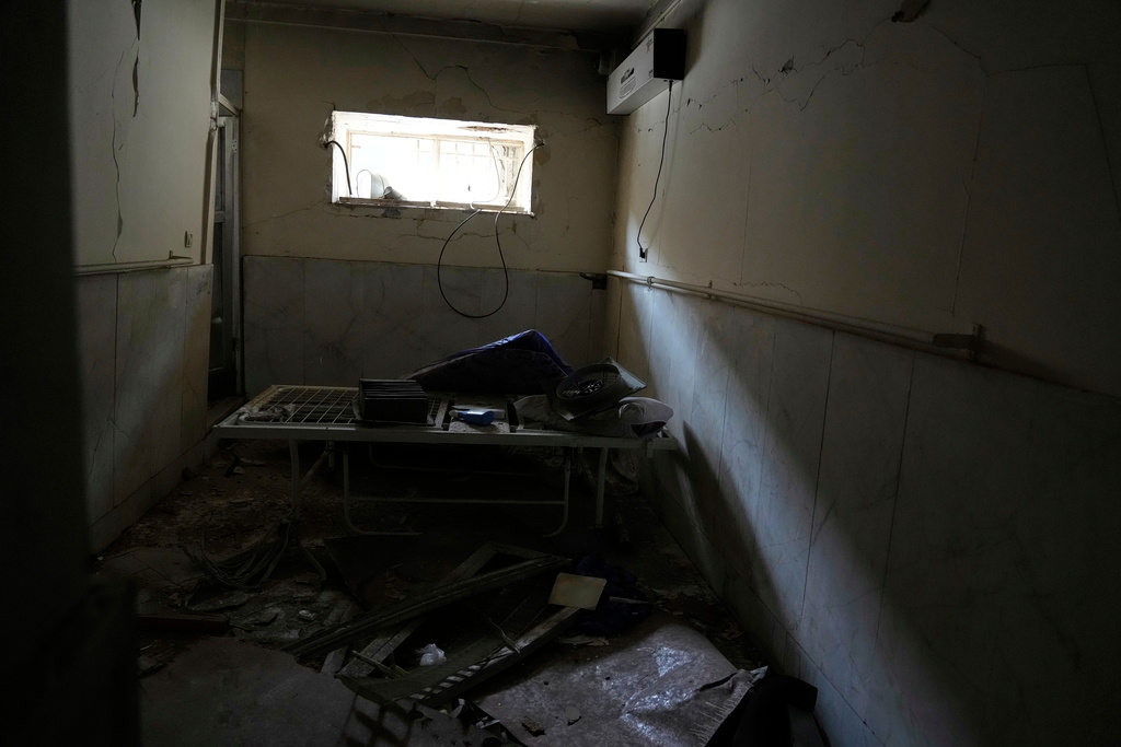 Den medicinska kliniken i Evinfängelset i Teheran skadades allvarligt vid den israeliska attacken den 29 juni 2025, enligt Amnesty International.