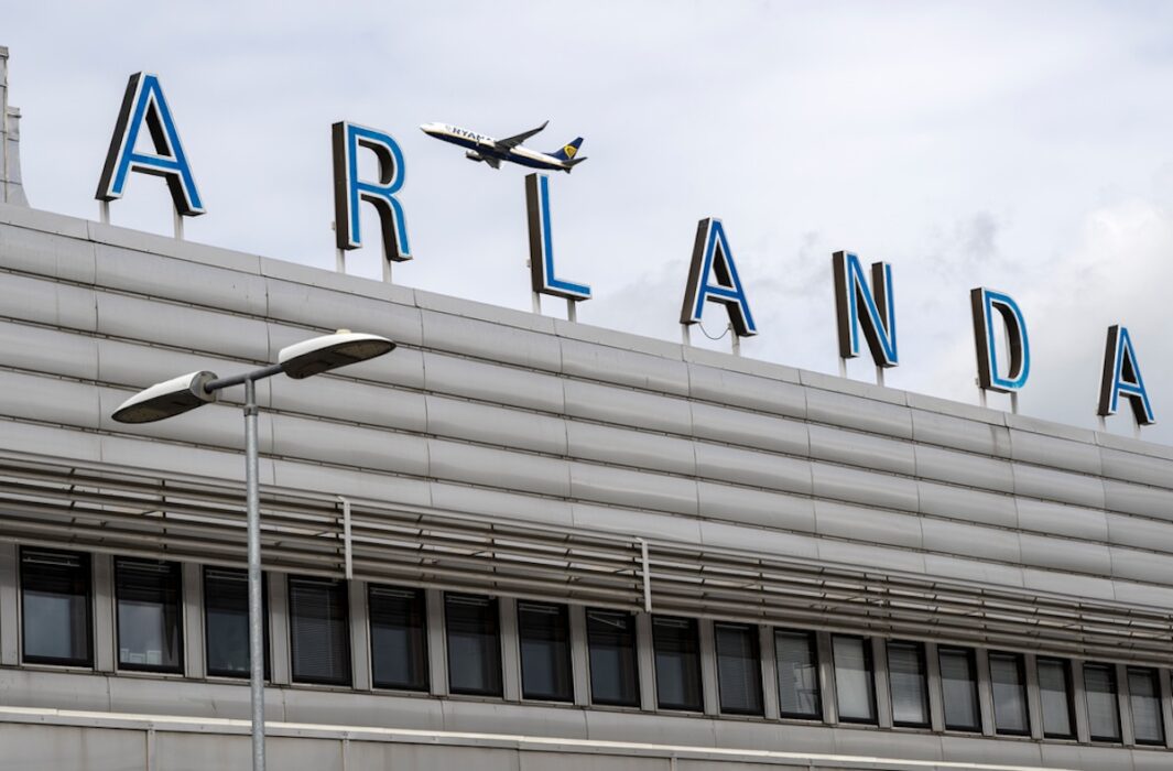 Drygt 2,4 miljoner reste via Arlanda i juli – inrikestrafiken ökade med 28 procent.