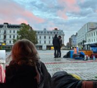 Aktivister som övernattar på Gustav Adolfs torg i Malmö.
