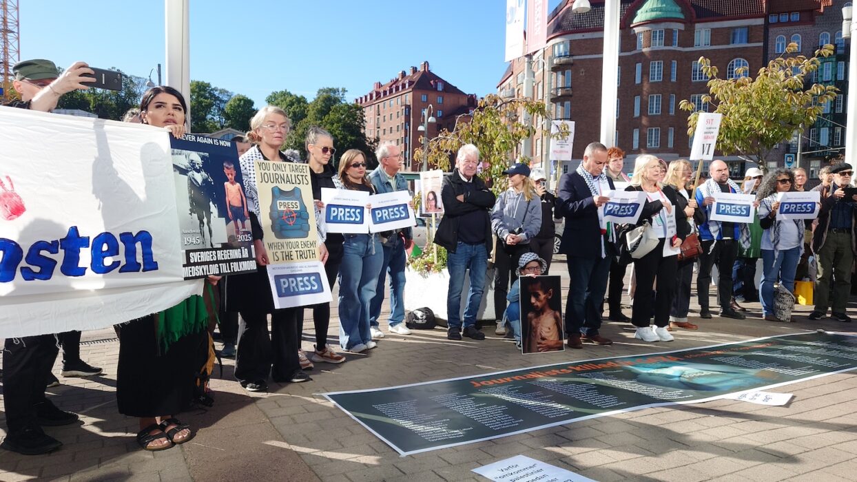 Demonstration utanför bokmässan.
