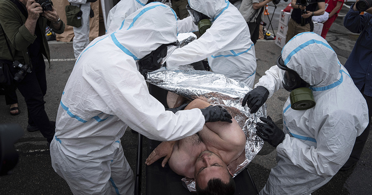 Säkerhetspersonal på kärnkraftverket Zaporzjizja i Ukraina tränar.