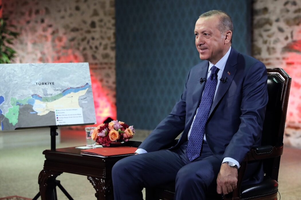 Turkiets president Erdoğan intervjuas av statliga TRT, en kanal kritiserad för att vara Erdoğan-vänlig och högerorienterad, som nyligen lanserat sin svenska nyhetssajt TRT Global – Svenska.