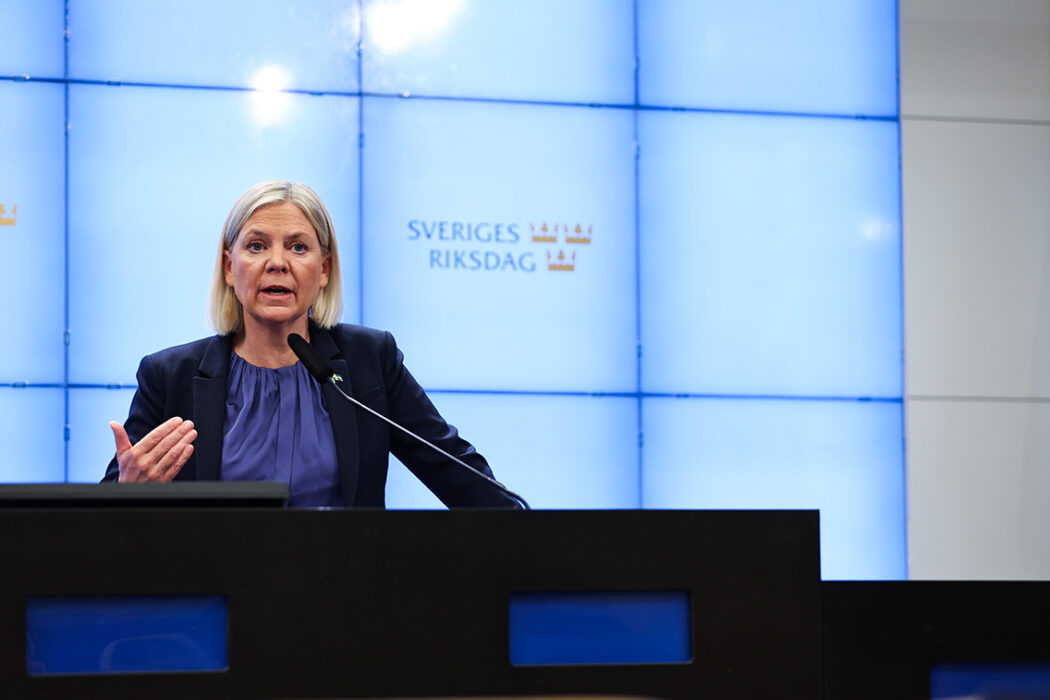 Socialdemokraternas partiledare Magdalena Andersson menar att samtalen med energiminister Ebba Busch (KD) varit konstruktiva, men hon riktar samtidigt skarp kritik mot regeringen för brist på återkoppling på de förslag som Socialdemokraterna lagt fram.