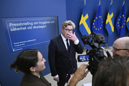 Gunnar Strömmer och journalister