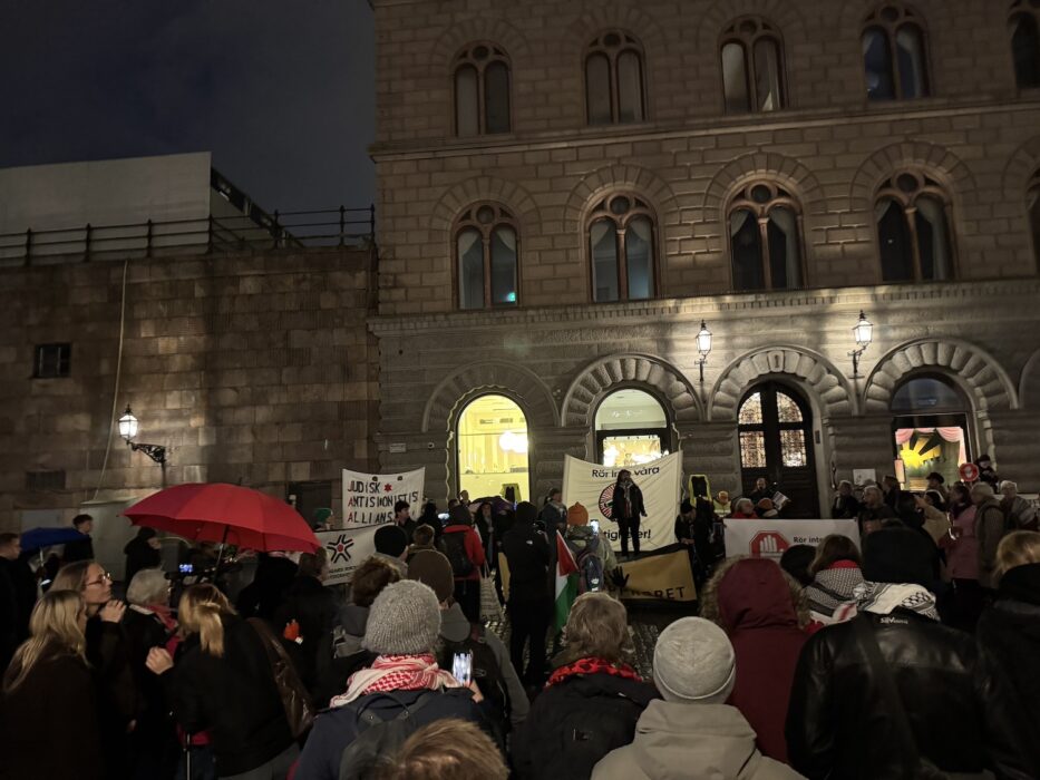 Demonstration på Mynttorget.