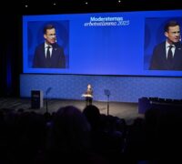 Ulf Kristersson talar på Moderaternas arbetsstämma.