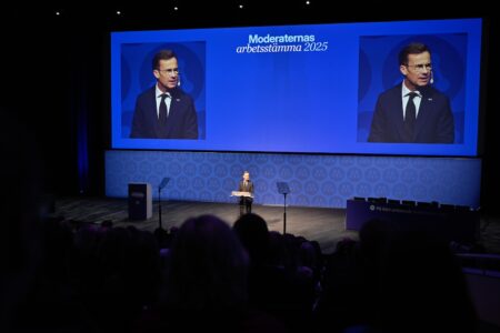 Ulf Kristersson talar på Moderaternas arbetsstämma.