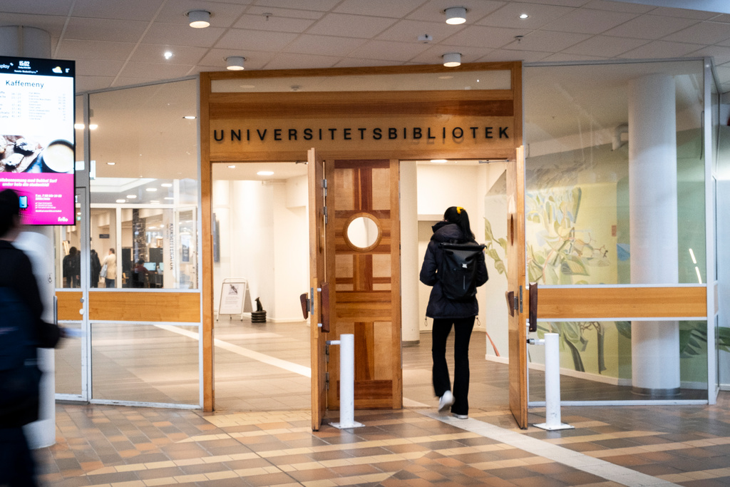 Universitetsbiblioteket i Södra huset på Stockholms universitets campusområde i Frescati.