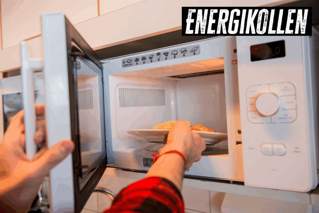 Att laga mat i mikrovågsugn sparar energi jämfört med att laga maten på spis eller i ugn, tipsar Jan Strömdahl om.