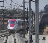 Ett höghastighetståg.