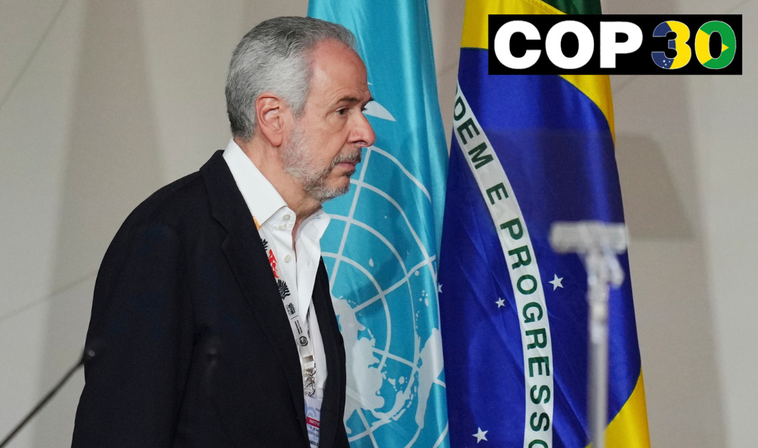 André Corrêa do Lago, ordförande för COP30, återvänder till plenarsessionen vid FN:s klimatkonferens COP30, lördagen den 22 november 2025, i Belém, Brasilien. vinjett COP30