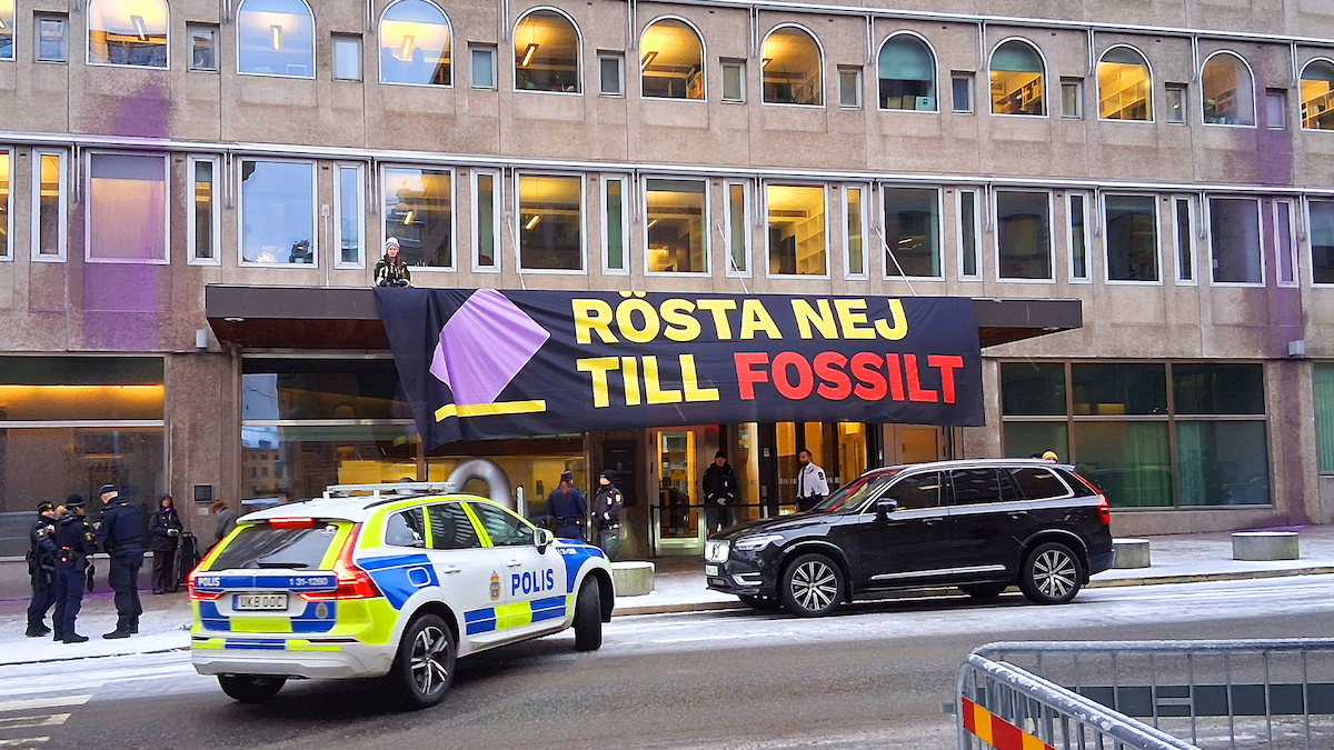 Återställ Våtmarker vill med aktionen uppmärksamma torvindustrin och behovet av demokratiska beslut i frågan.