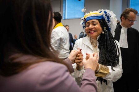 Jackie Bernabela från ön Bonaire i rätten efter domen.