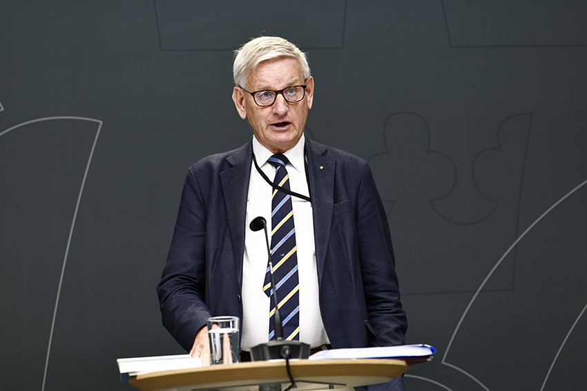 Carl Bildt har utrett behovet av att inrätta en civil underrättelsemyndighet.