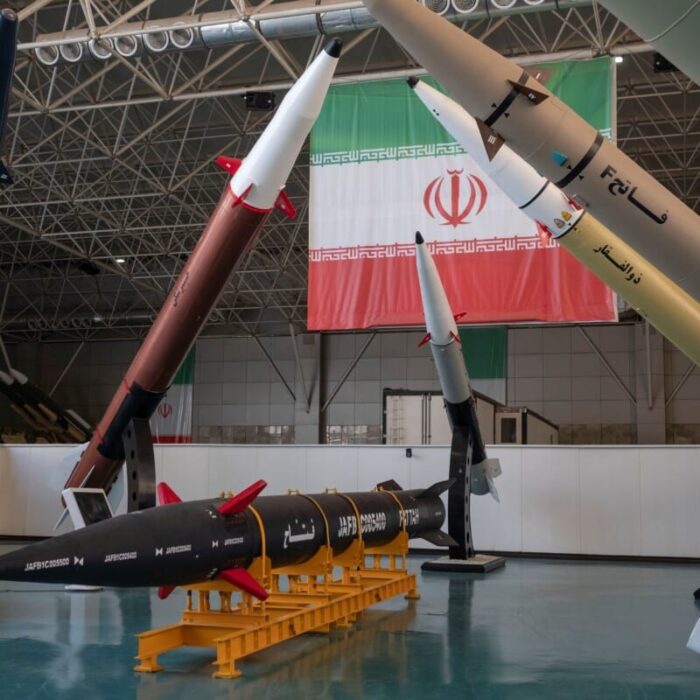 Iranska robotar och missilsystem.