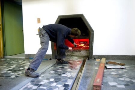 Arbete vid krematoriet i Jönköping.