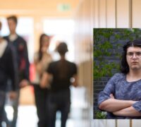 Bild i skolmiljö med infälld bild på Elias Fjellander.