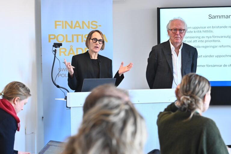 Lars Heikensten och Annika Sundén.