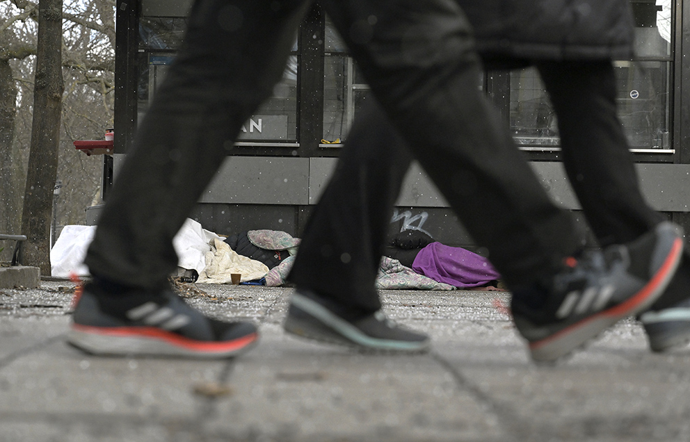 Sveriges stadsmissioner kritiserar regeringens hemlöshetsstrategi och efterlyser kraftfullare åtgärder när strategin löper ut i år.