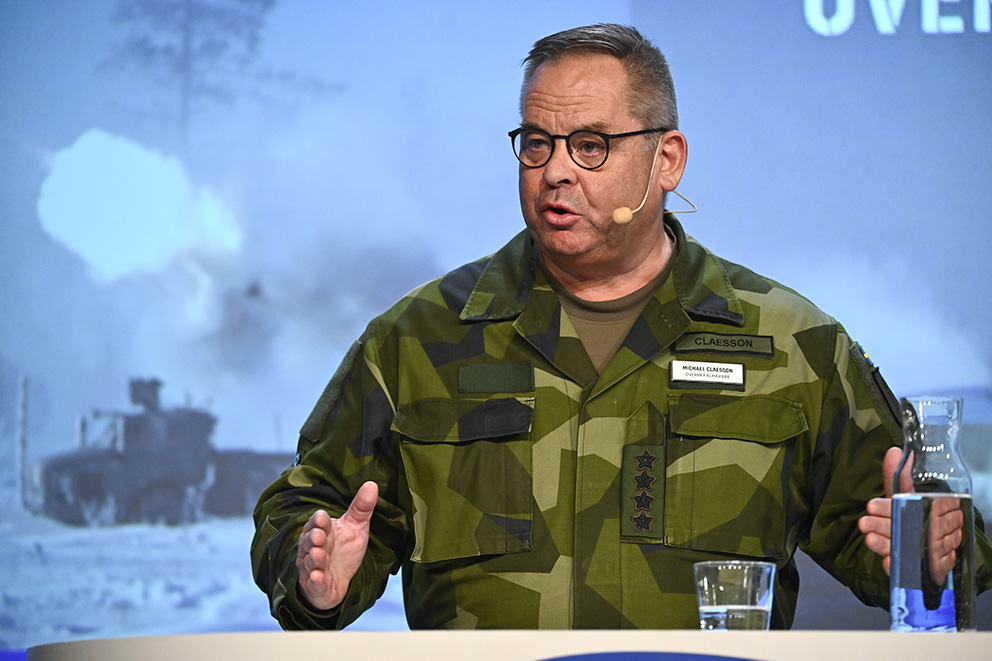 ÖB Michael Claesson varnar för ett försämrat säkerhetsläge och öppnar för att Europa kan behöva överväga kärnvapenavskräckning.