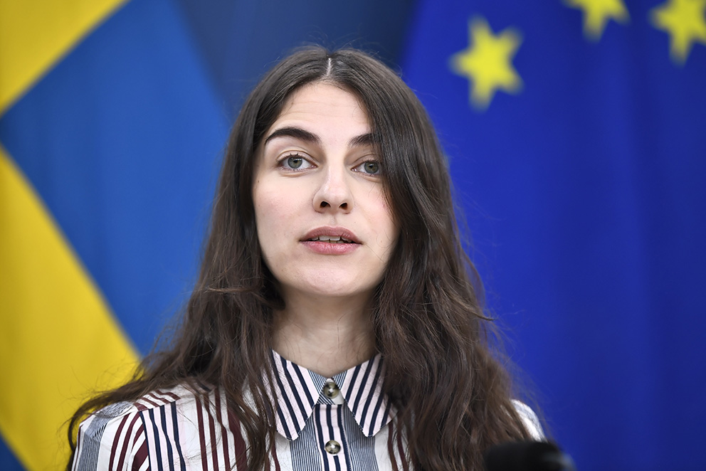 Klimat- och miljöminister Romina Pourmokhtari har avböjt att kommentera Indikators undersökning, som visar att klimatfrågan inte är högt prioriterad bland väljare till Tidöpartierna.