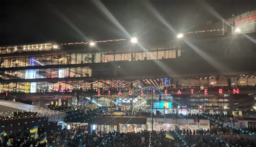 Demonstration för årsdagen av Rysslands invasion av Ukraina.