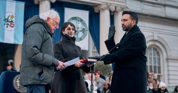 New Yorks nya borgmästare svärs in.