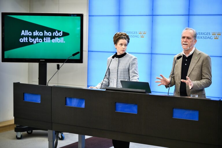 Amanda Lind och Daniel Helldén.