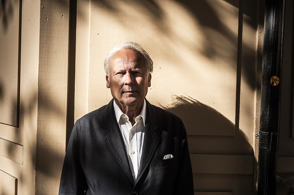 Författaren Klas Östergren får Eldh-Ekblads fredspris.