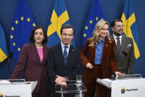 Statsminister Ulf Kristersson (M), Sverigedemokraternas partiledare Jimmie Åkesson (SD), energi- och näringsminister Ebba Busch (KD) och utbildnings- och integrationsminister Simona Mohamsson (L) håller en gemensam pressträff för att presentera nyheter på migrationsområdet.