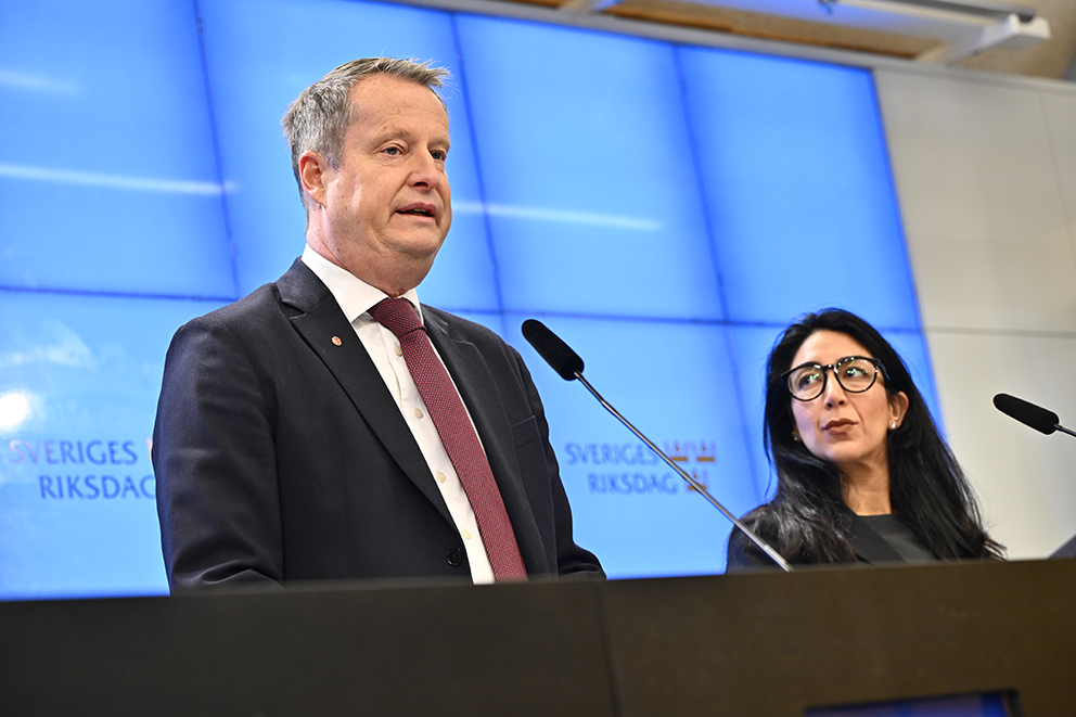 Socialdemokraternas utbildningspolitiska talesperson Anders Ygeman (S) och integrationspolitiska talesperson Lawen Redar (S) under en pressträff om religiösa förskolor.