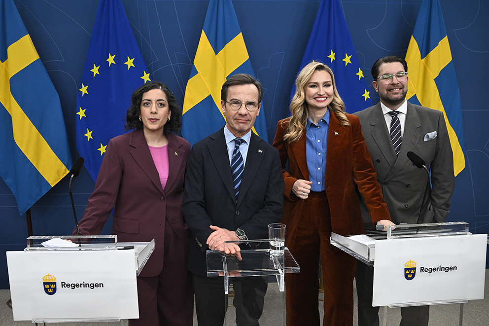 Statsminister Ulf Kristersson (M) tillsammans med Simona Mohamsson (L), Ebba Busch (KD) och Jimmie Åkesson (SD).