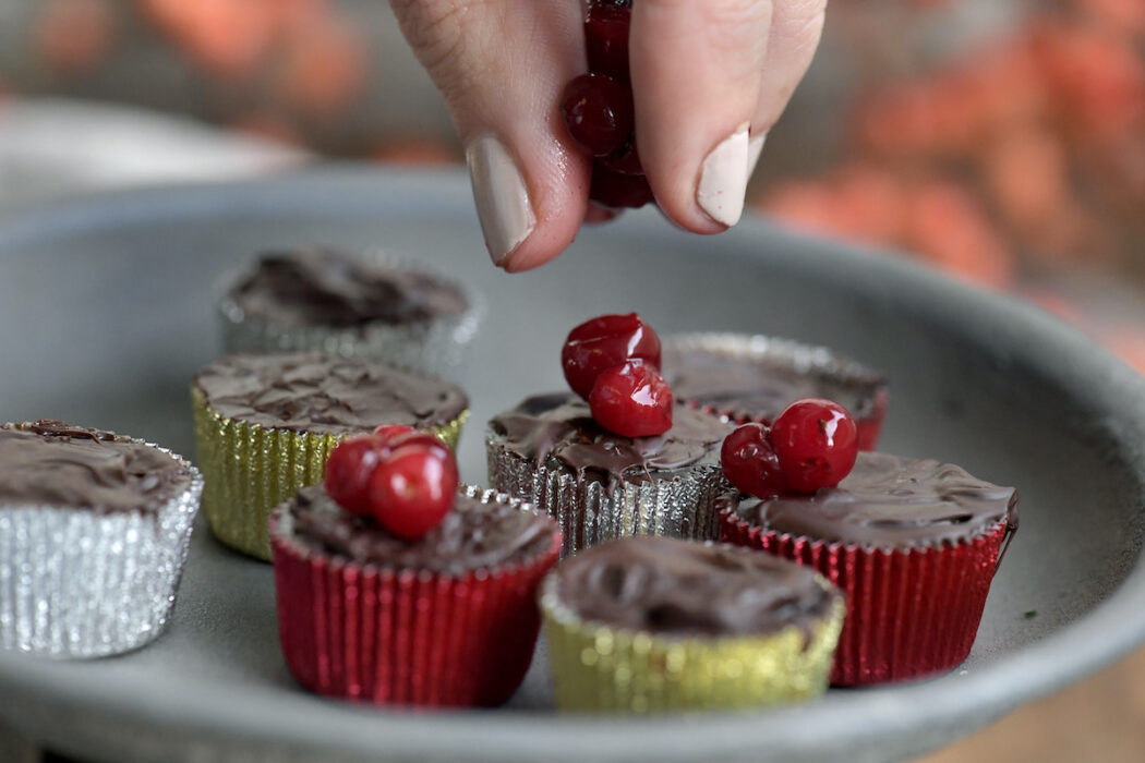 STOCKHOLM 2018-10-30 Julgodis. Lingontryffel med chili. Foto: Janerik Henriksson / TT / kod 10010