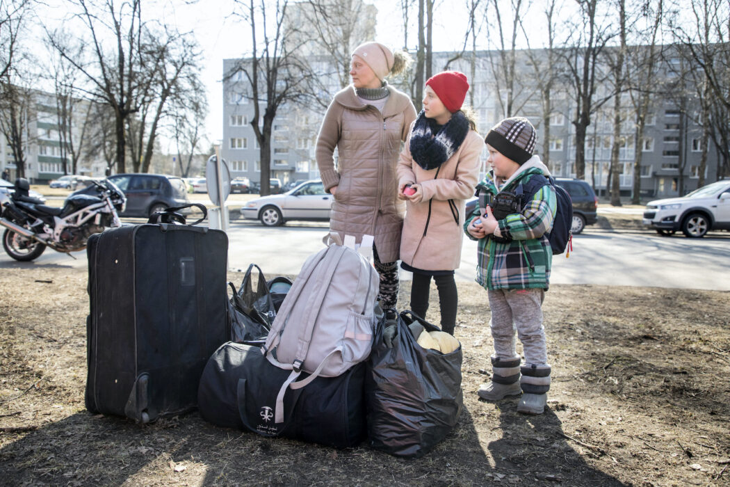 Familjer där en partner har tillfälligt skydd enligt massflyktsdirektivet omfattas inte av de nya migrationsreglerna.
