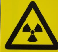 varningsskylt för radioaktivitet