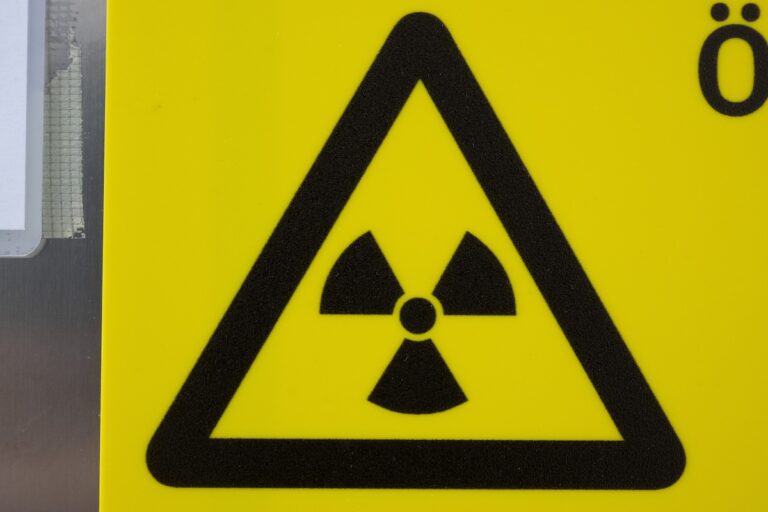 varningsskylt för radioaktivitet