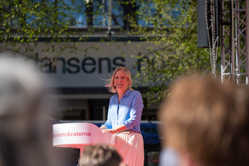 Socialdemokraternas partiledare Magdalena Andersson talade inför tusentals förstamajdemonstranter på Norra Bantorget i Stockholm.