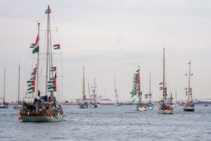 Global sumud flotillas båtar avseglar från Barcelona.