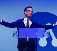 Ulf Kristersson i talarstolen.