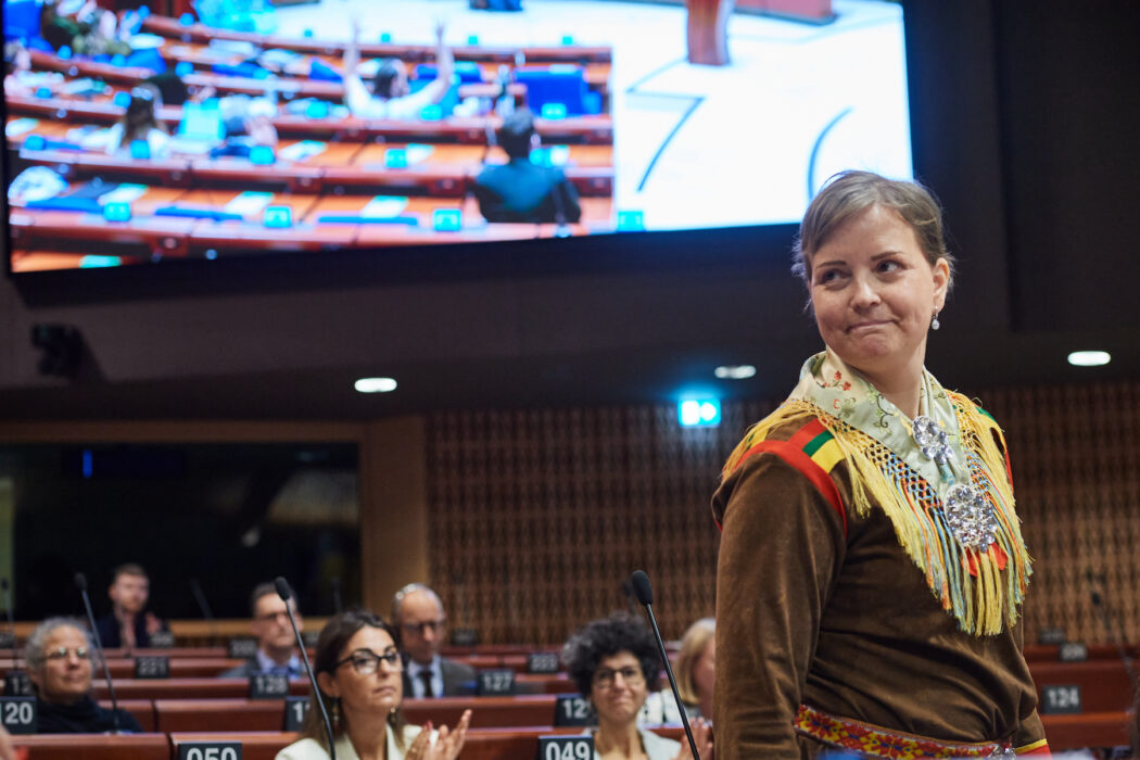 Karin K Niia, renägare och styrelseledamot i Gabna sameby höll ett öppningstal på konferensen.