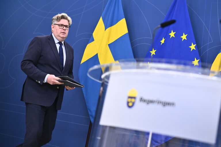 Gunnar Strömmer på väg mot podiet