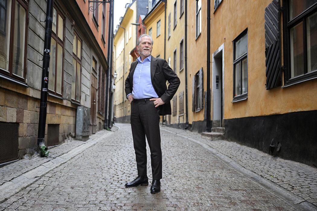 Miljöpartiets språkrör Daniel Helldén gästade nyligen Bacchi Syre i Gamla stan för ett samtal med Syres chefredaktör Lennart Fernström.
