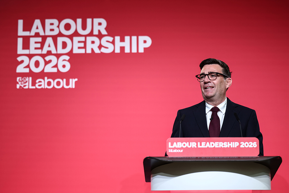 Andy Burnham talar efter att ha valts till ny ledare för Labour och därmed Storbritanniens nye premiärminister.