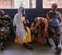Gravida kvinnor väntar på vård i en klinik i Centralafrikanska republiken.