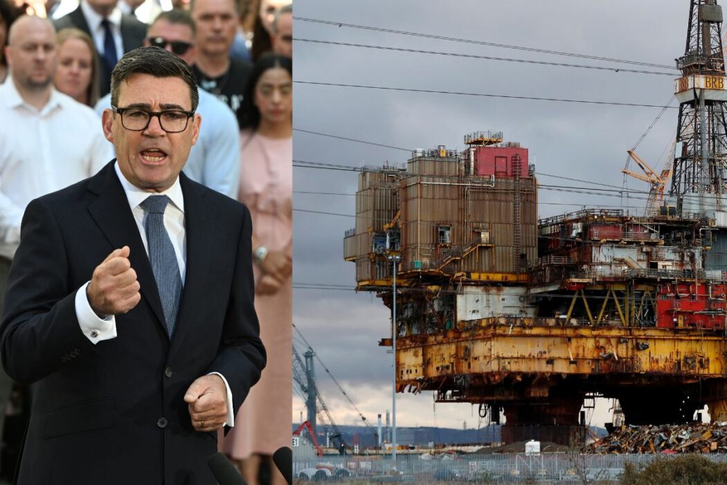 ollage. Andu Burnham och en rostig oljeplattform på land som ska plockas ned.
